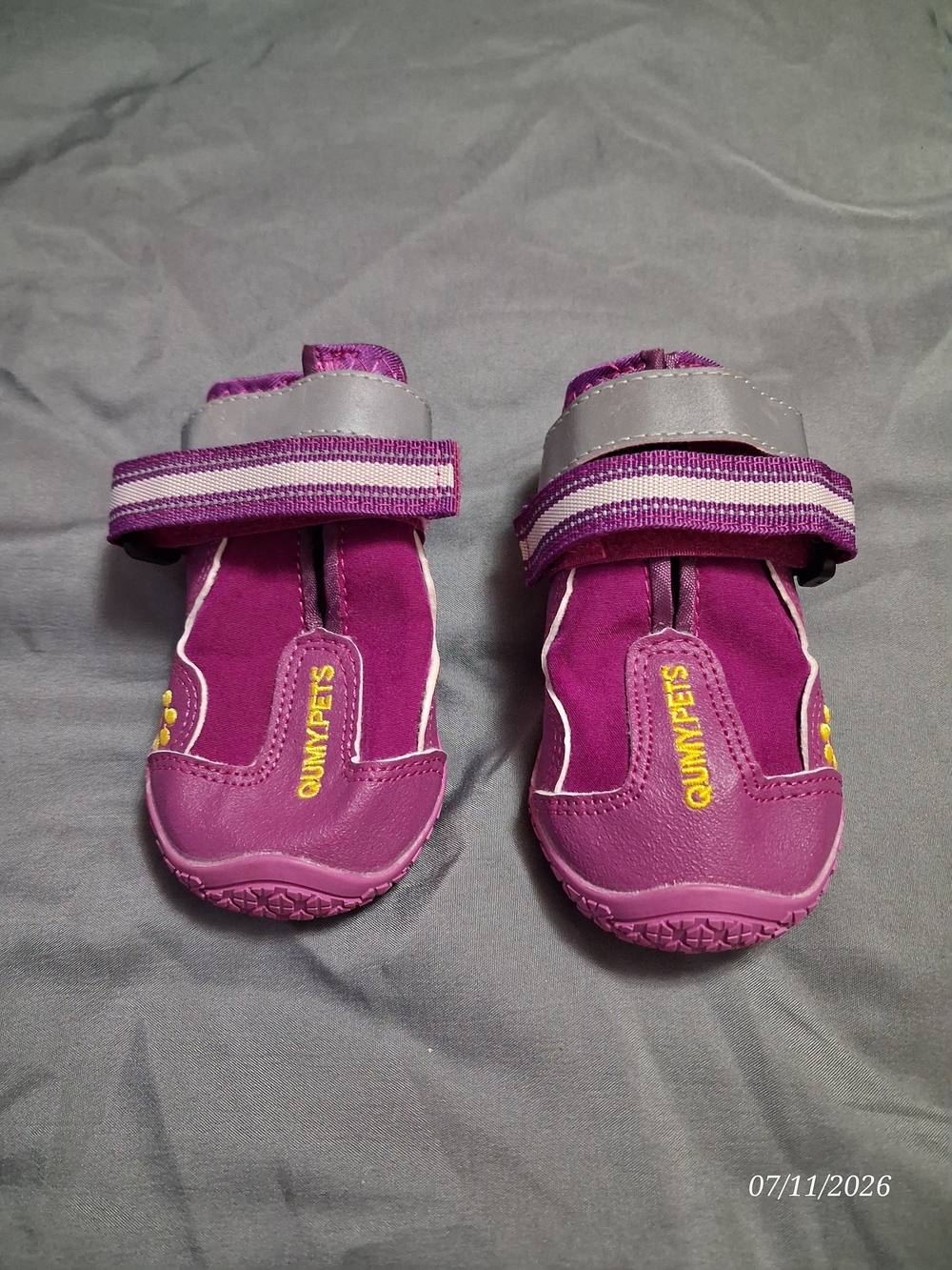 QUMY PETS Dog Boots Purple Size 4 - Set of 2 Paw Protectors Reflective